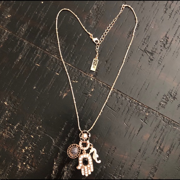 Amaro Israeli Hamsa Necklace - rose gold - Picture 2 of 6
